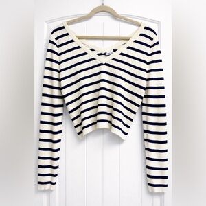Twik by Simons Cream & Navy Striped Cropped Sweater – V-Neck